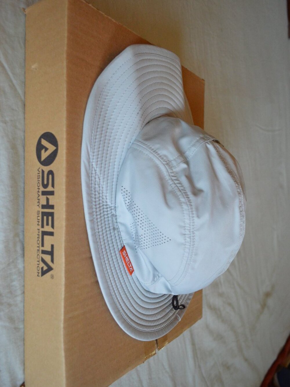 SHELTA Raptor V2 sun hat